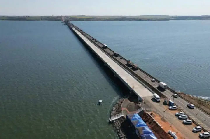 Pongaí: Funcionários de obra caem de ponte no Tietê; um está desaparecido