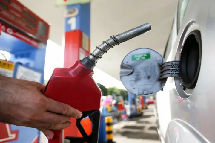 Preço dos combustíveis dispara no Brasil, e Cade investiga