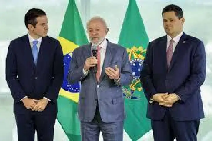 Presidentes da Câmara e Senado do Brasil entram na mira de Trump