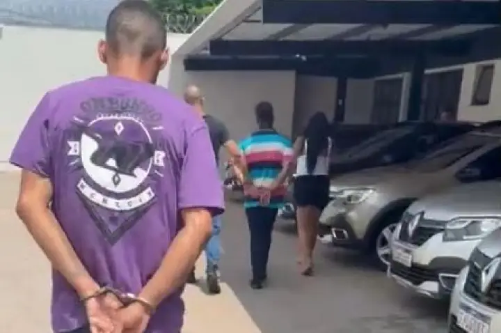 Presos falsos prestadores de serviço que furtavam idosos em Bauru