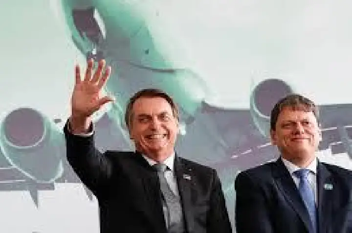 Promessa de Tarcísio de indultar Bolsonaro municia esquerda