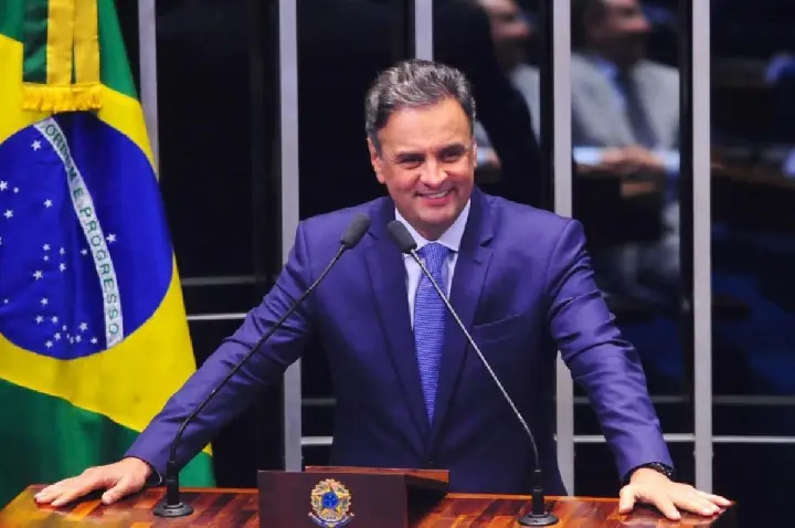 PSDB discute lançar Aécio Neves à Presidência