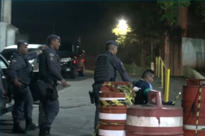 Quadrilha liderada por cadeirante invade casa em SP