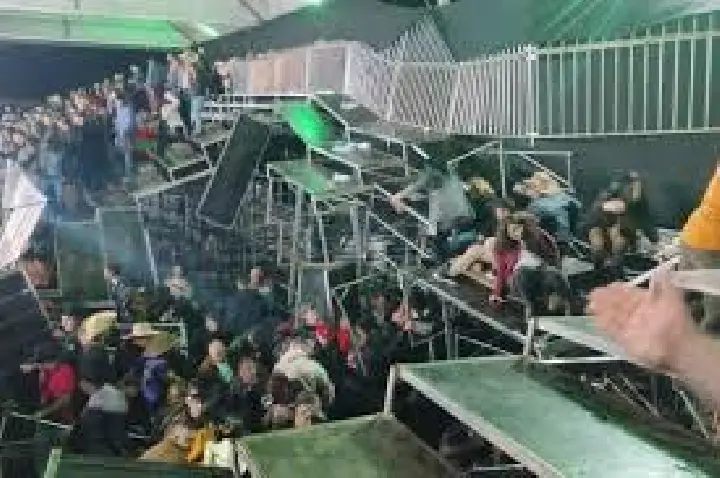 Arquibancada que desabou e deixou 60 feridos em rodeio passou por vistoria e tinha autorização, diz organização