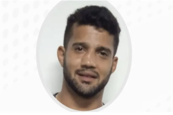 Rapaz some de clínica de reabilitação e família pede explicação