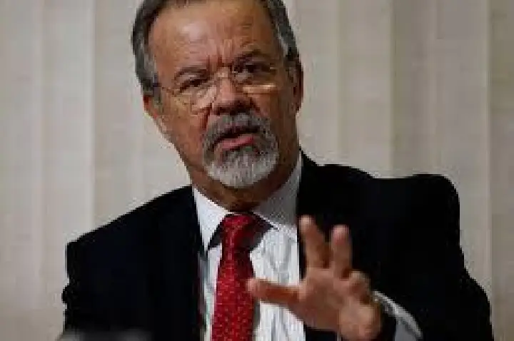 Raul Jungmann, ex-ministro e camaleão político, morre aos 73 anos