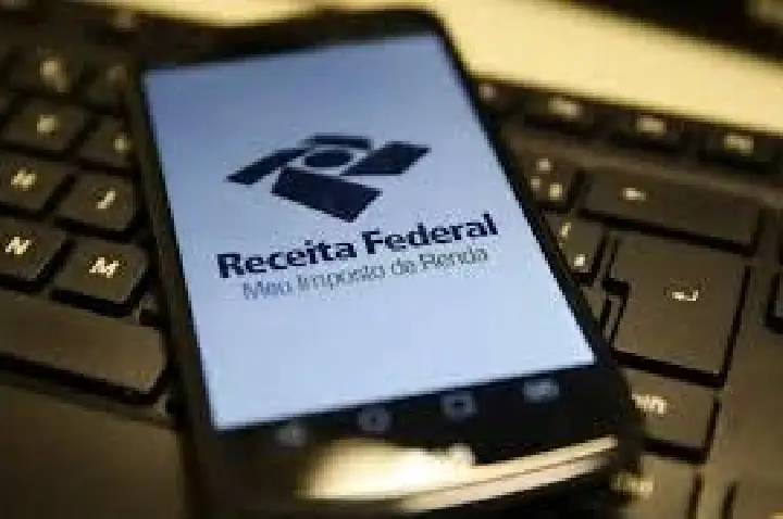 Receita libera consulta a quarto lote de restituição do IR