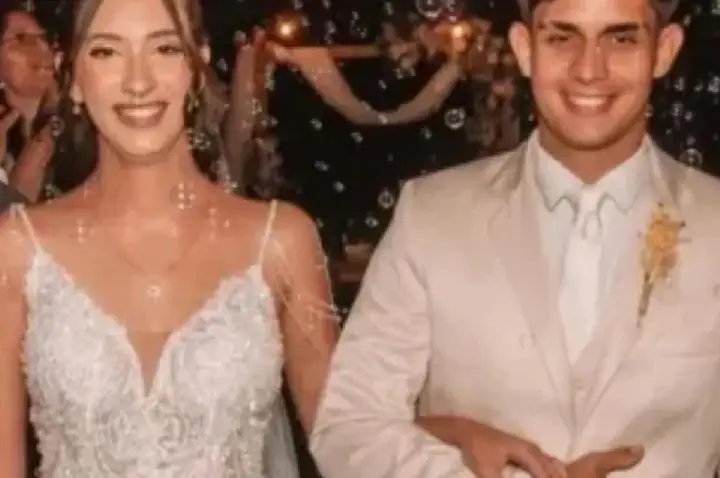 Recém-casados mortos em acidente em SP são enterrados juntos