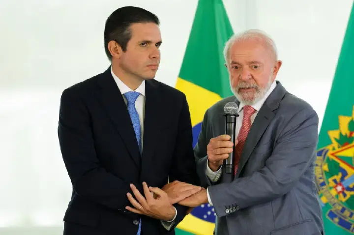 Relação Lula x Congresso é de confronto, acreditam brasileiros