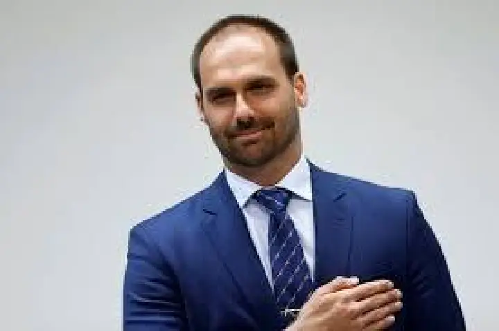 Relator da cassação de Eduardo é delegado da PF e pró-anistia