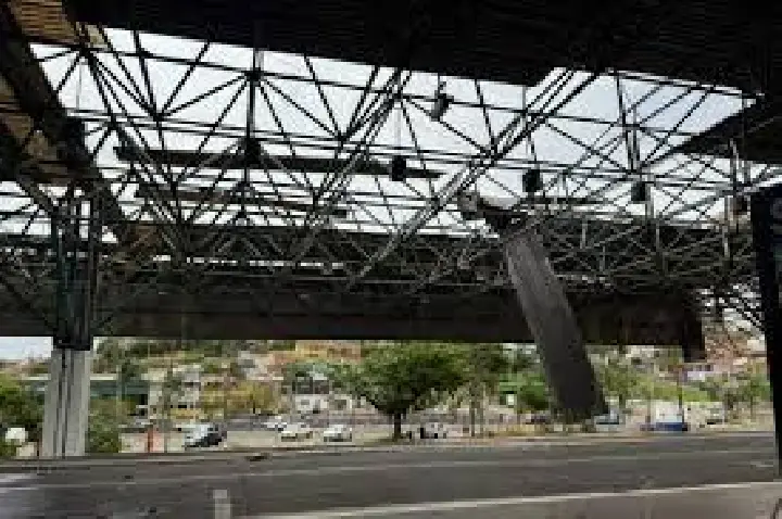 Rodoviária de Bauru é destelhada e embarque é transferido