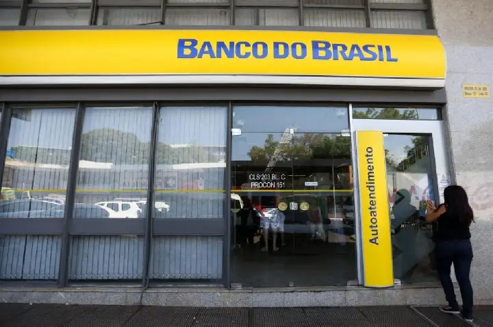 Saiba como ficam os serviços bancários no feriado do dia 12
