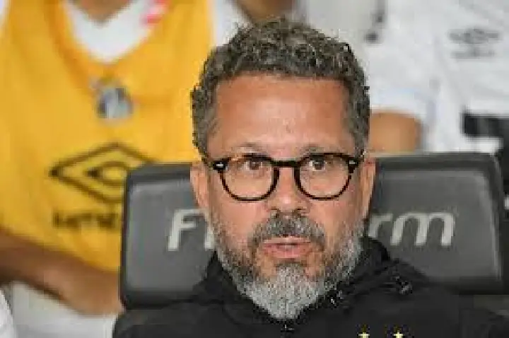 Santos banca Cleber Xavier mesmo após tropeços e volta ao Z4