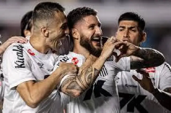Santos não deixa Corinthians respirar, vence e abre 6 do Z4