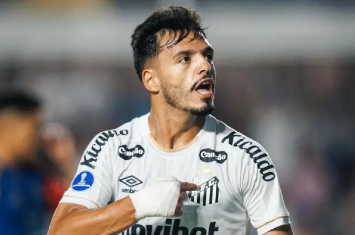 Santos sofre gol relâmpago, mas supera a UCV e se classifica