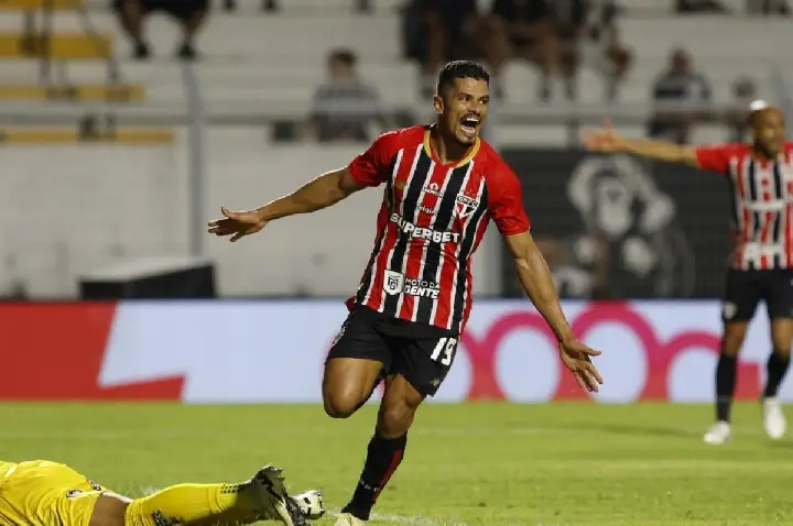 São Paulo bate a Ponte, quebra jejum e garante vaga nas quartas