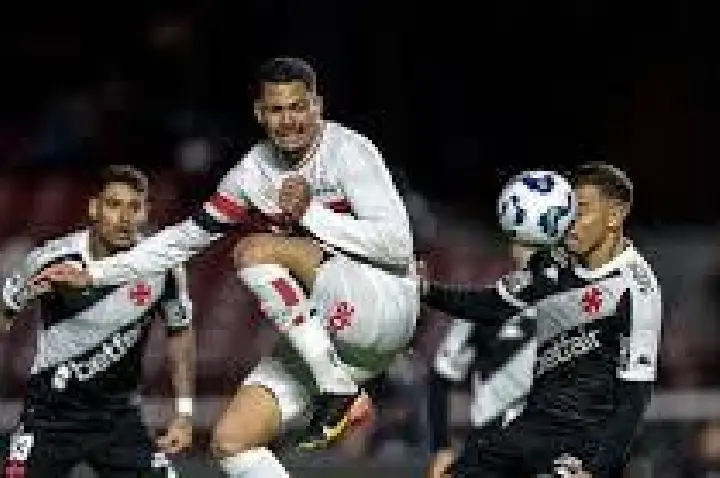 São Paulo perde do Vasco e fica a um ponto do Z4