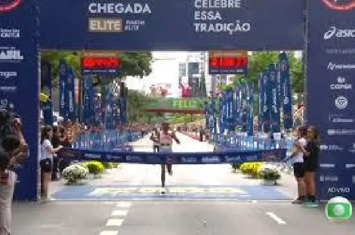 São Silvestre completa cem anos com chegada dramática e festa