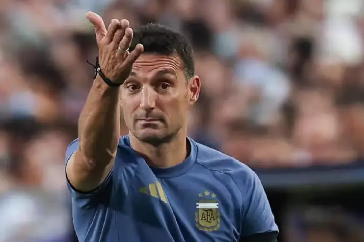 Scaloni diz que fica até dezembro, mas deixa futuro em aberto