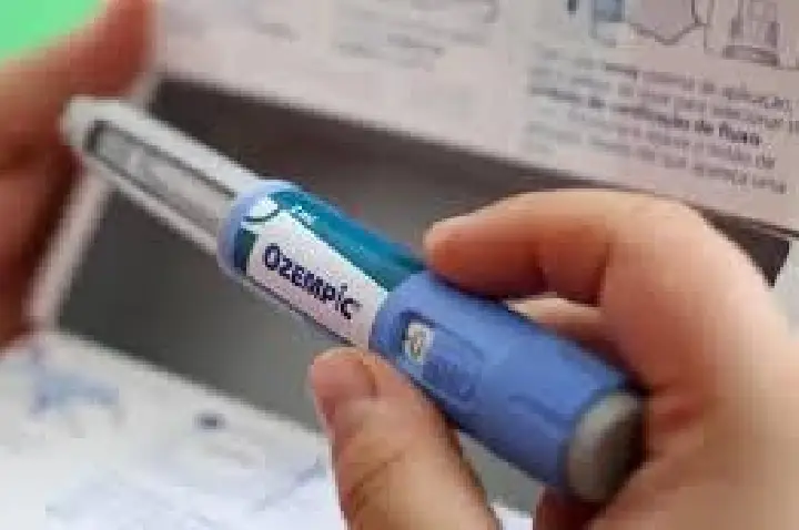 Semaglutida reduz consumo excessivo de álcool, diz estudo