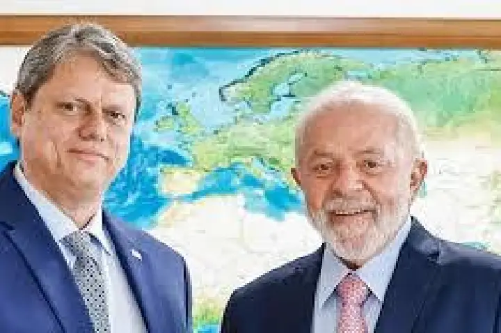 Só Lula e Tarcísio têm imagem positiva entre presidenciáveis