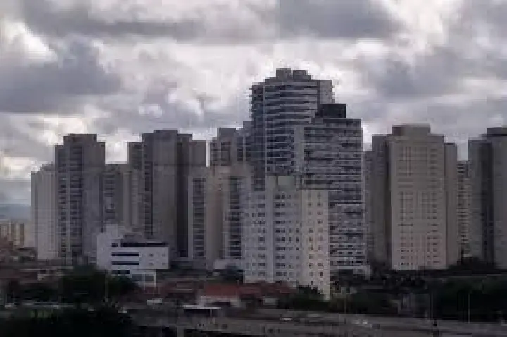 SP deve ter semana com máximas de 25°C e chance de chuva