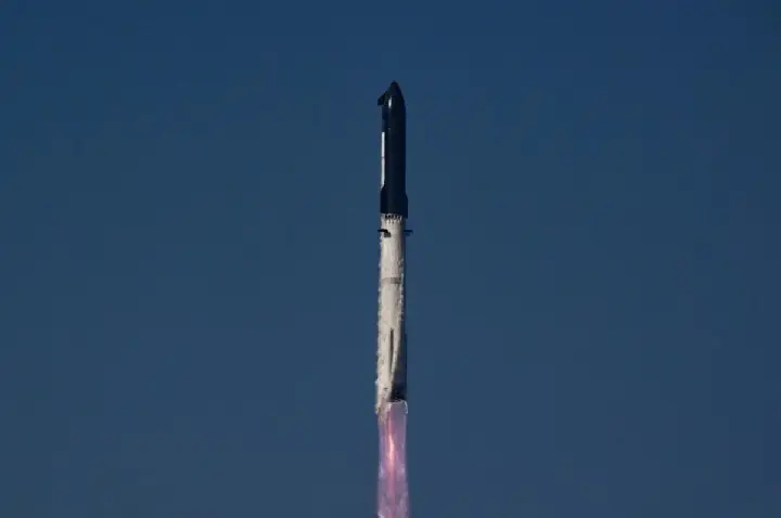 SpaceX lança Starship com sucesso e abre caminho para voo orbital