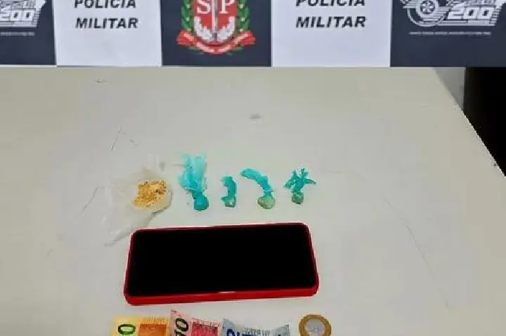 Suspeito de deixar criança sozinha para entregar drogas é preso