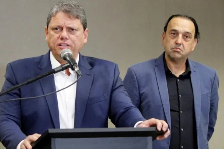 Tarcísio decide manter vice na chapa mesmo sob pressão do PL