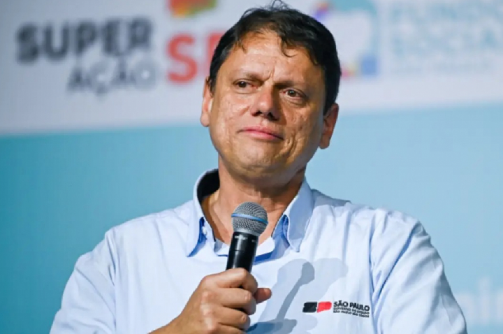 Tarcísio lidera em SP contra Haddad e poderia vencer no 1º turno