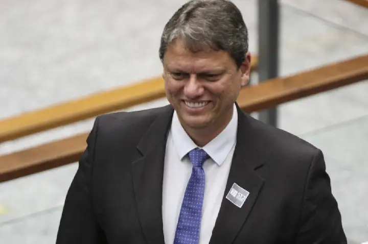 Tarcísio vence na cracolândia com virada sobre Haddad