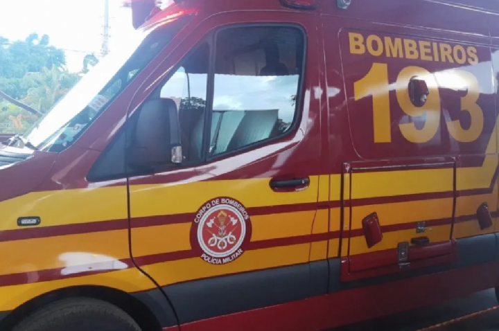 Teto de padaria desaba e vítimas ficam sob escombros