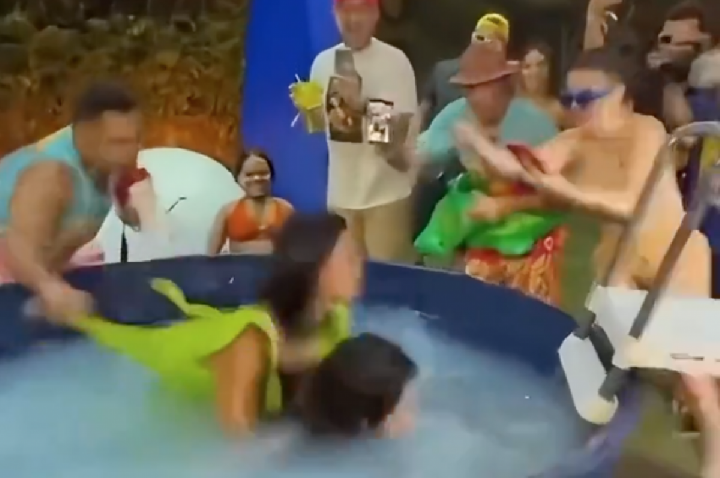 Tirullipa é condenado por ato invasivo em 'suruba'; VÍDEO