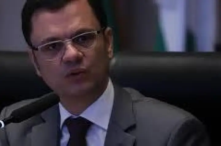 Torres nega fraude nas eleições e responsabiliza PM por falhas