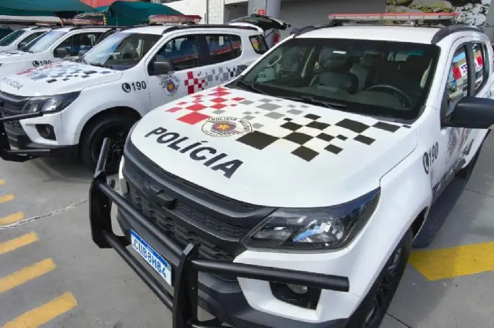 Traficante de pochete tenta fugir, mas é preso pela PM em Bauru