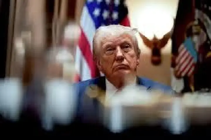 Trump manda submarino nuclear à Rússia após crítica de Medvedev