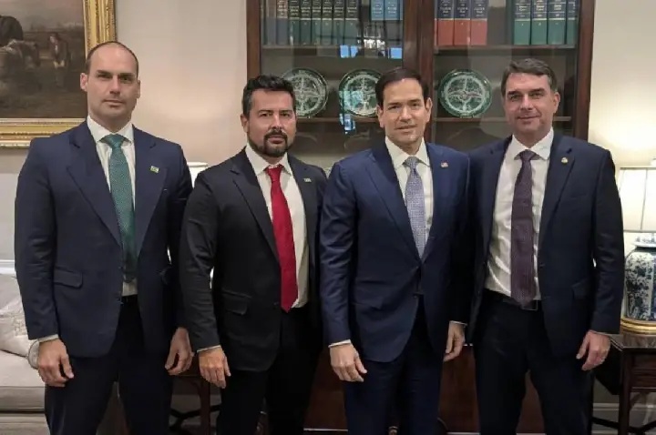 Trump monitora crise no STF e considera sanções contra Moraes