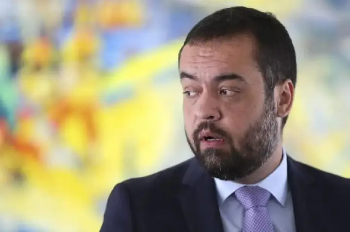 TSE condena Cláudio Castro e torna ex-governador inelegível