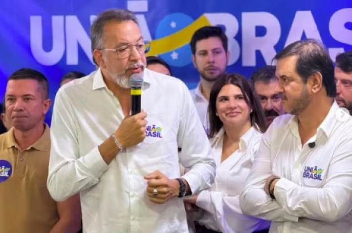 União Brasil abandona PL no Rio e dificulta cenário de Flávio