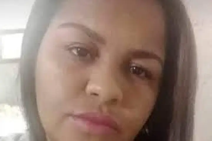 URGENTE: Mulher é baleada com 10 tiros na região