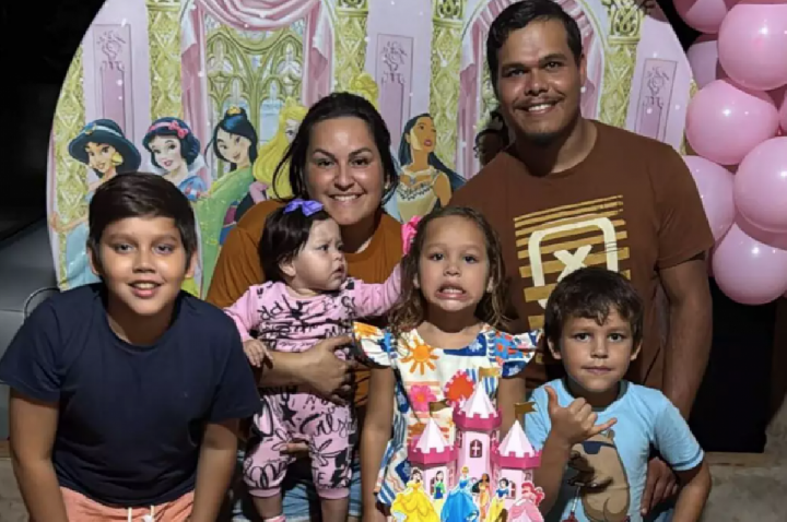 Vasectomia falha e família ganha 4º membro