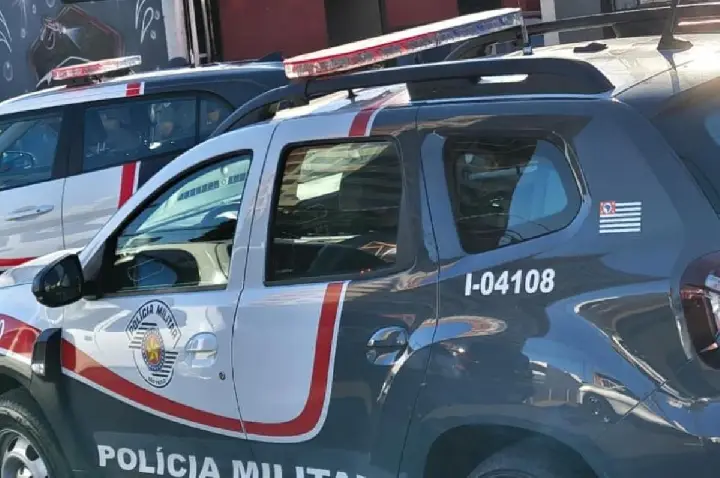 Veículo furtado é apreendido pela PM em estabelecimento em Bauru