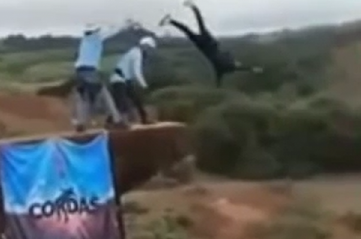 VEJA: Novo vídeo mostra salto da jovem Duda para morte em ponte