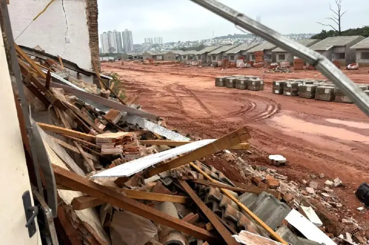 Veja vídeo e fotos impressionantes da casa que desabou em Bauru