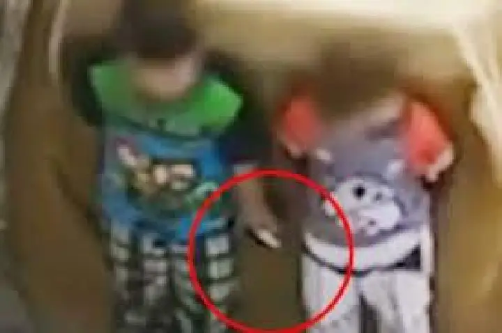 VÍDEO: Crianças armadas são detidas por policiais nos EUA