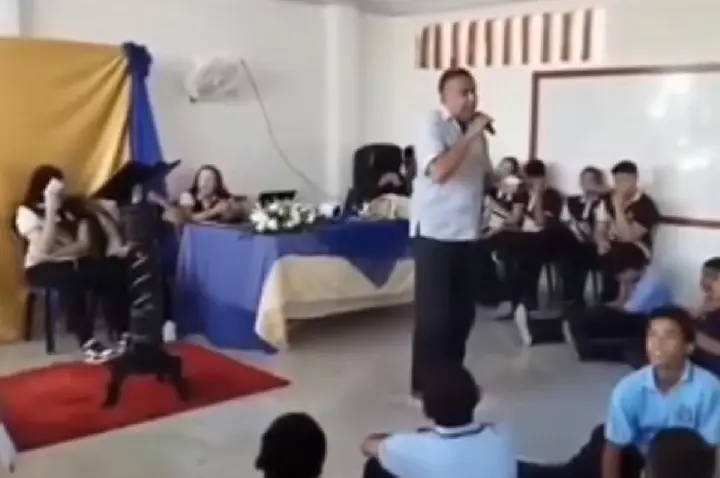 VÍDEO: Professor passa mal e morre na frente dos alunos na escola