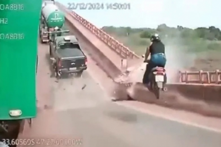 Vídeos inéditos mostram queda de ponte e carros no Rio Tocantins