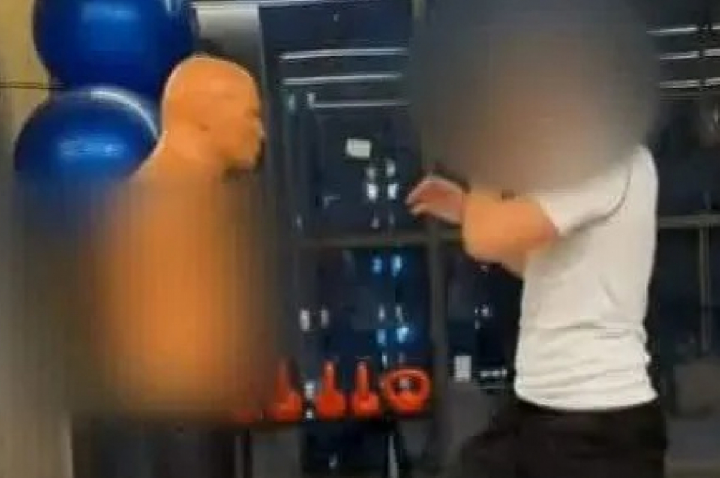 Vídeos que simulam agressão a mulheres se espalham pela internet