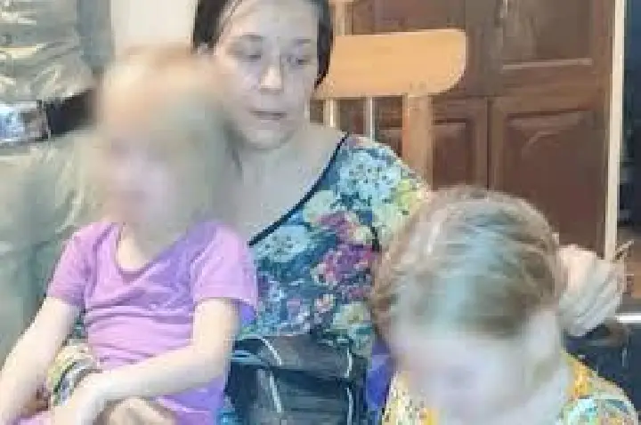 Visto expira e mãe se esconde com filhas em caverna por 7 anos