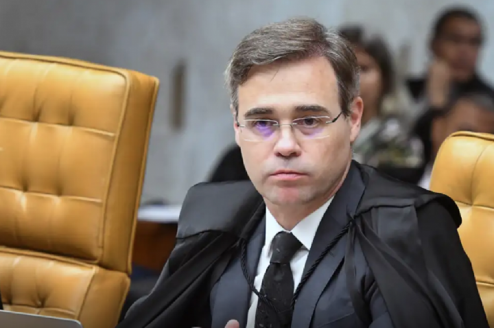 Vorcaro foi chamado a coquetel de instituto de Mendonça